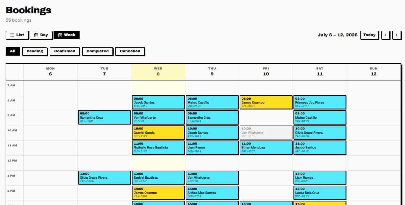 Koompuni Bookings week calendar with appointment blocks across Monday to Sunday